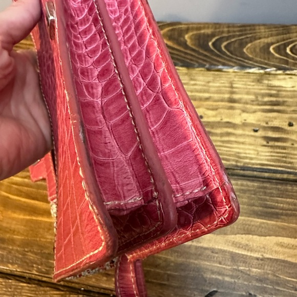 Liz Claiborne Pink Mini Croc Envelope Purse - Picture 11 of 12